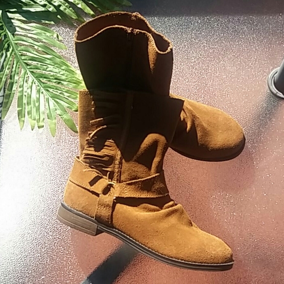 Faded Glory Leather Boots - Picture 3 of 10